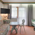 Homestay Center &